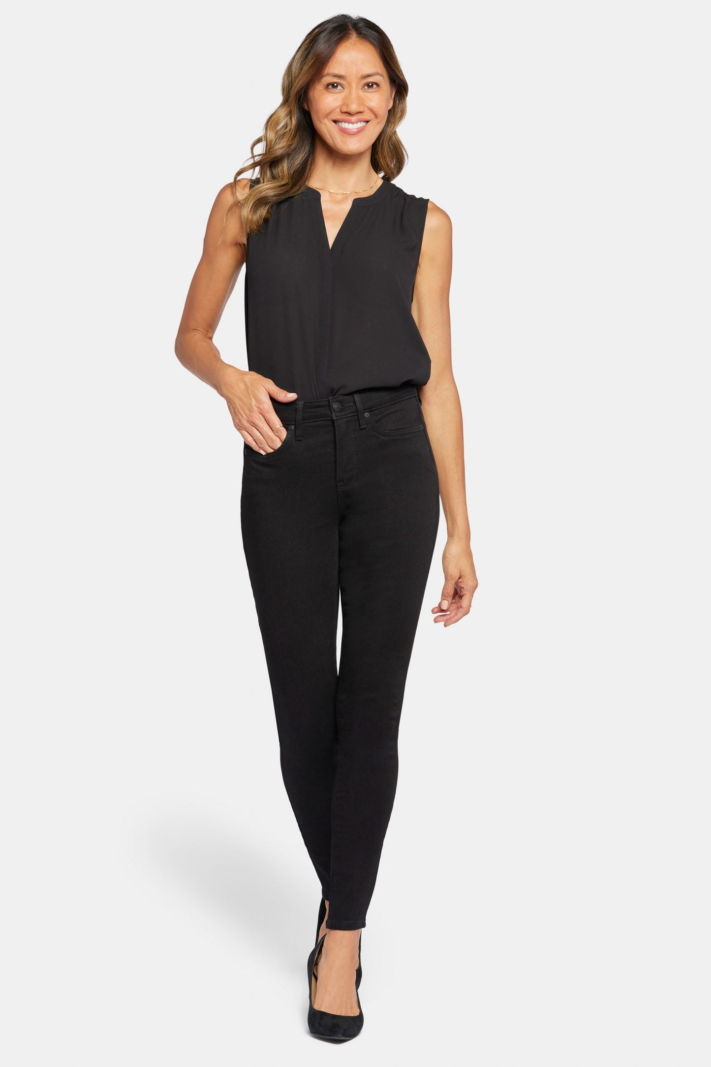 Ami Skinny Jeans In Petite - Black