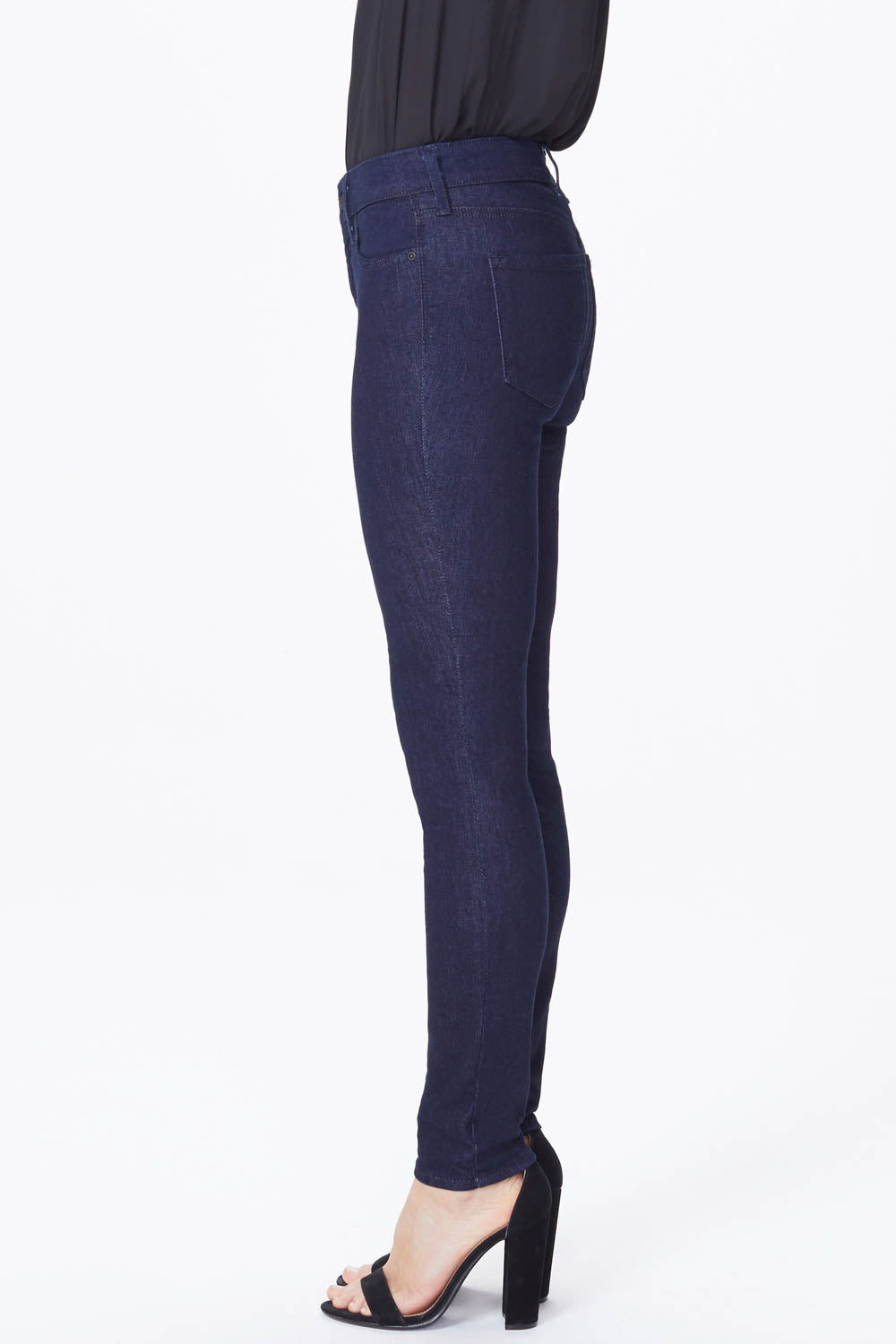 Ami Skinny Jeans In Petite - Rinse