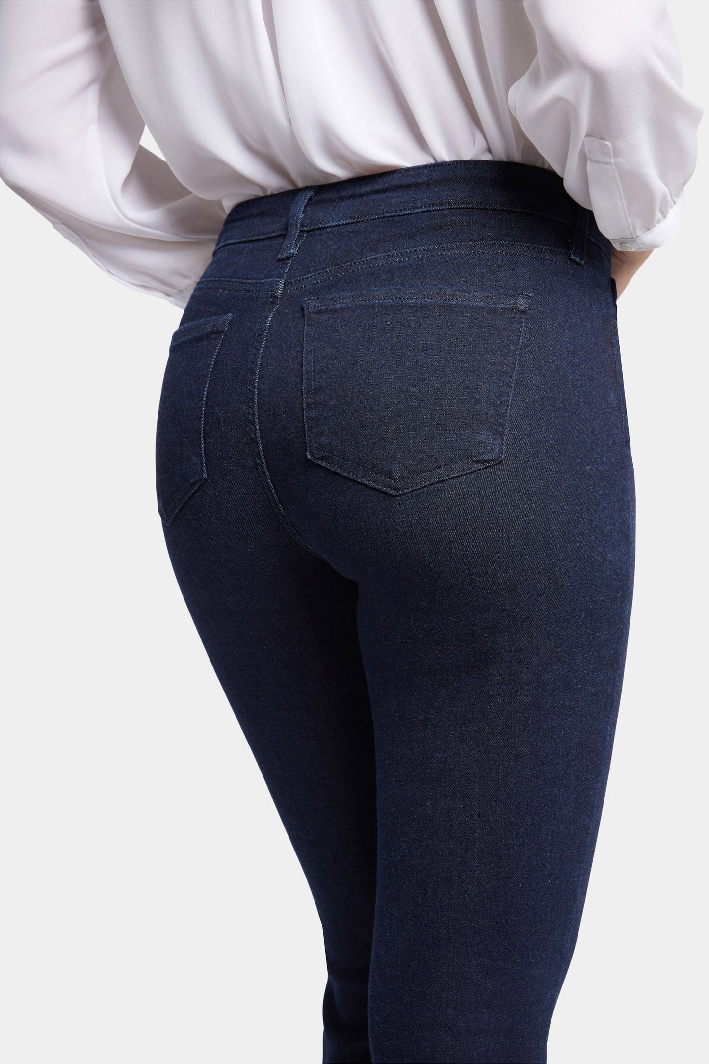 Sheri Slim Jeans In Petite - Rinse
