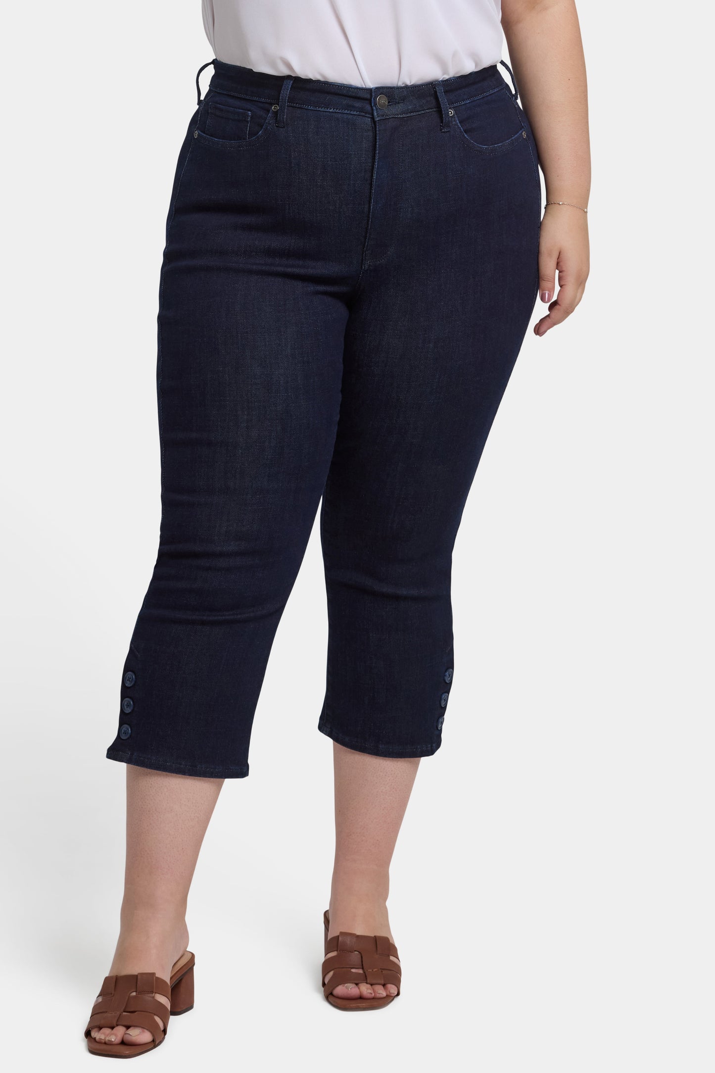 Joni Relaxed Capri Jeans In Plus Size - Rinse
