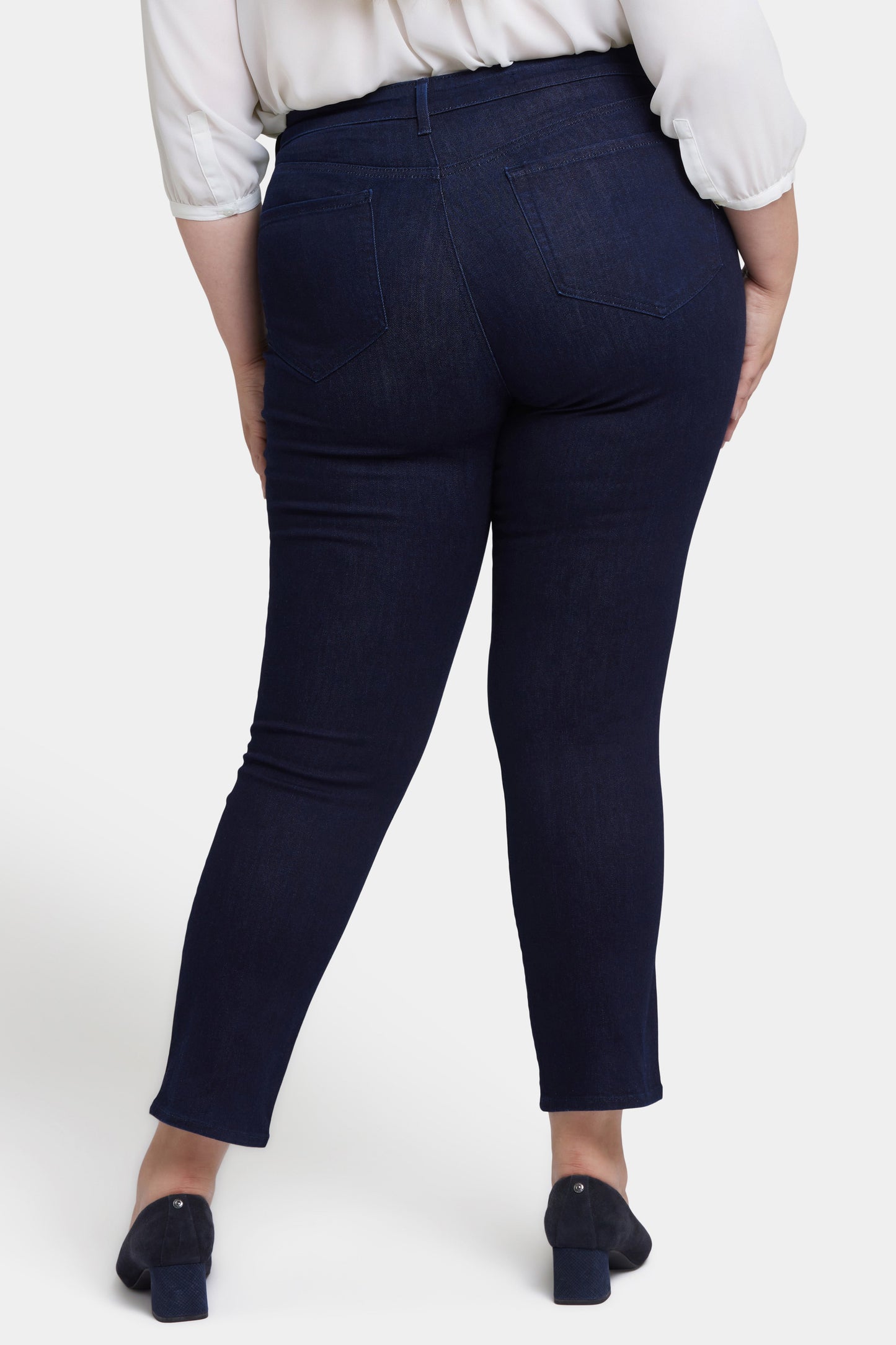 Sheri Slim Jeans In Plus Size - Rinse