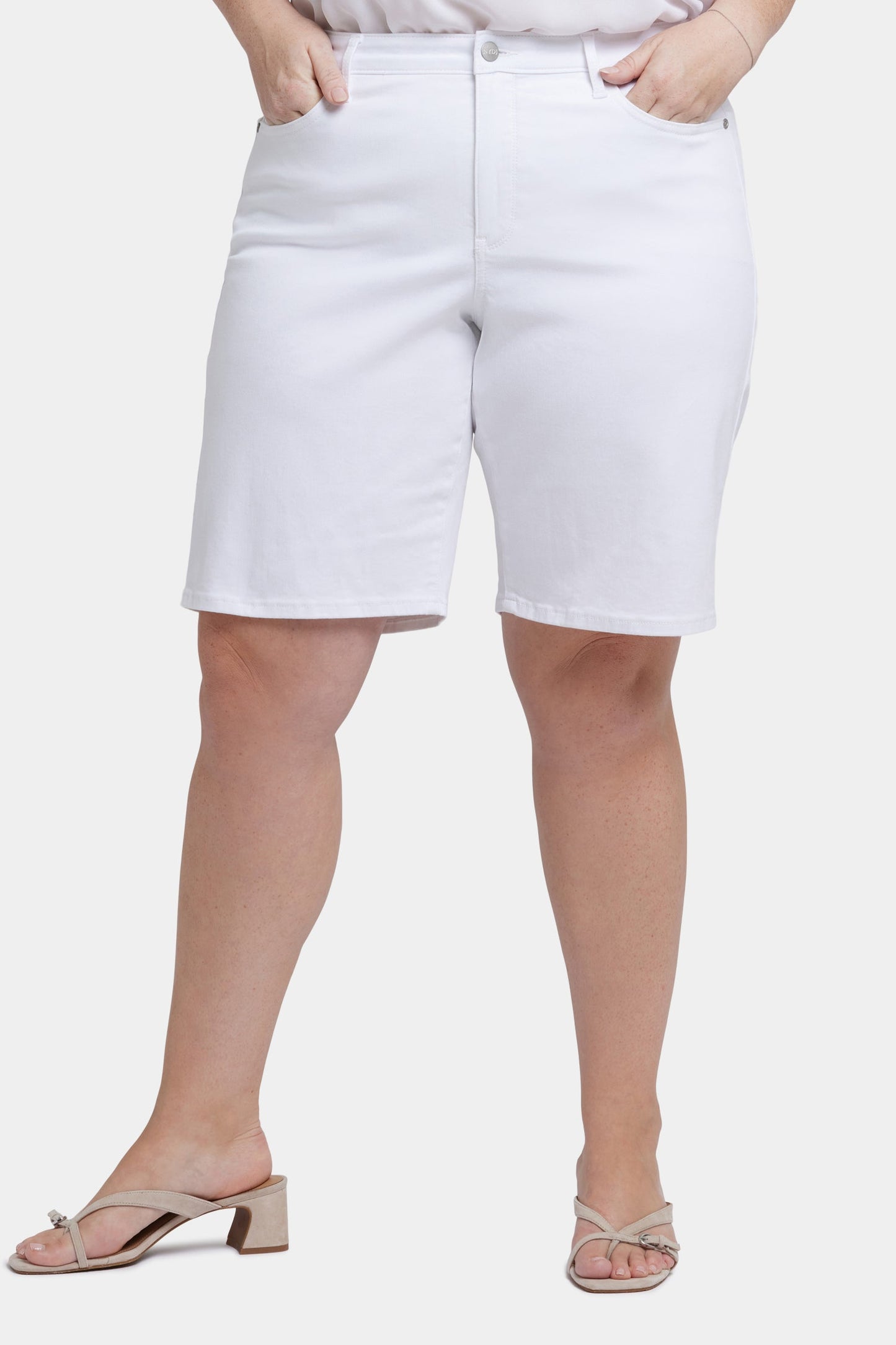 Lilly Denim Shorts In Plus Size - Optic White