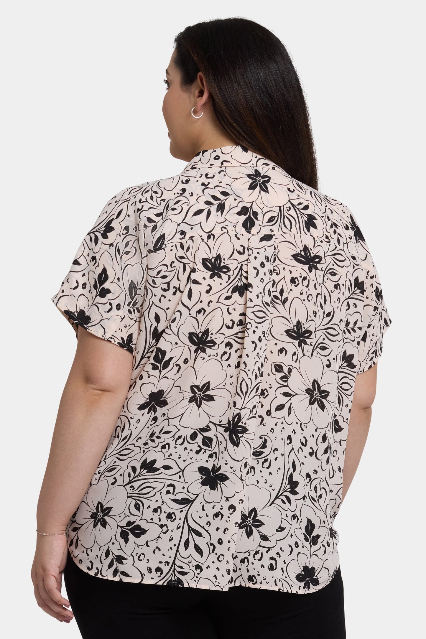 Becky Short Sleeved Blouse In Plus Size - Luna Flores