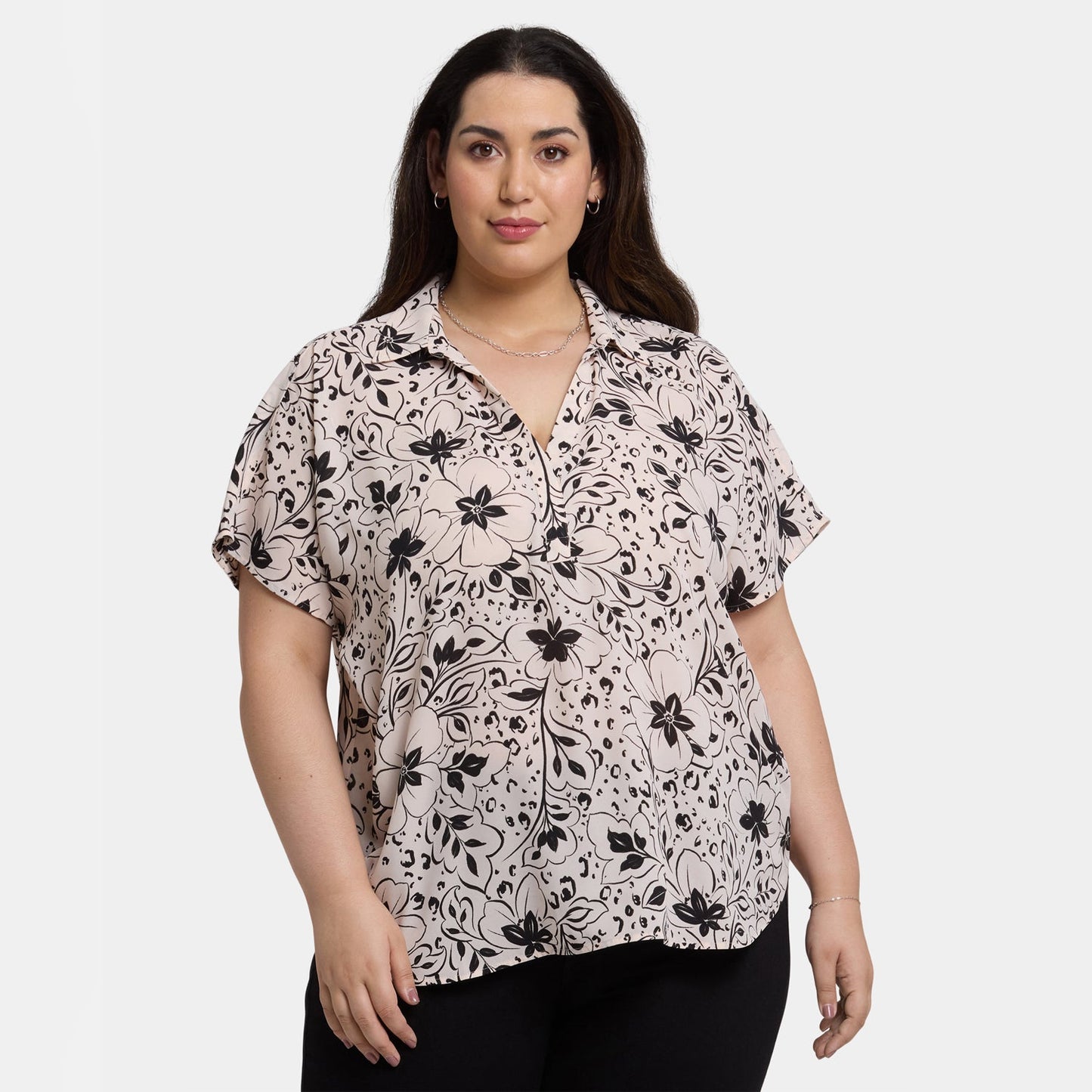 Becky Short Sleeved Blouse In Plus Size - Luna Flores