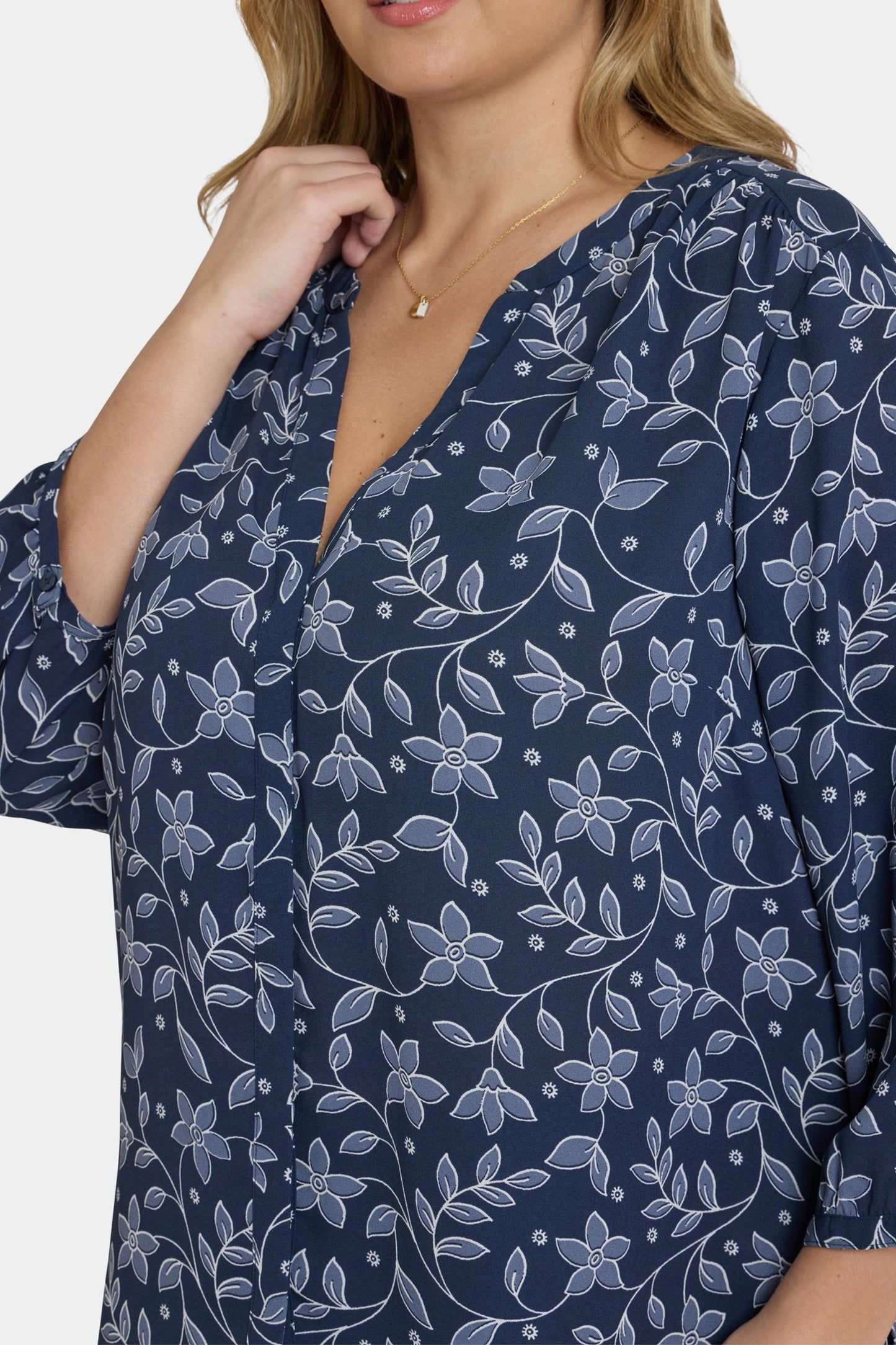 Pintuck Blouse In Plus Size - Lisette