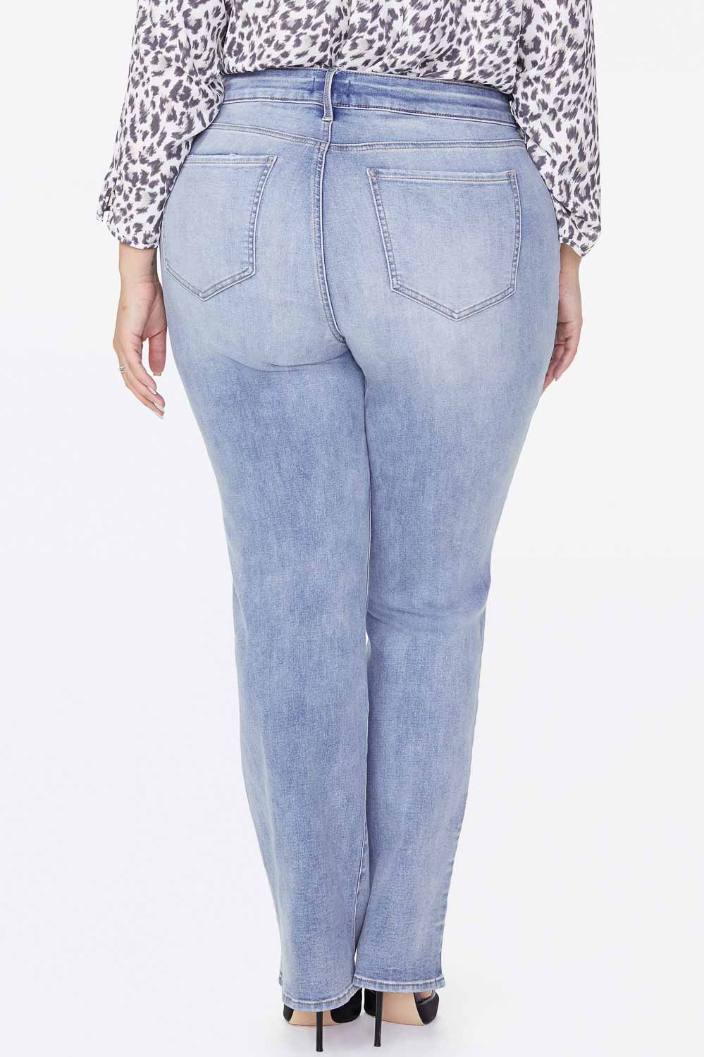Marilyn Straight Jeans In Plus Size - Biscayne