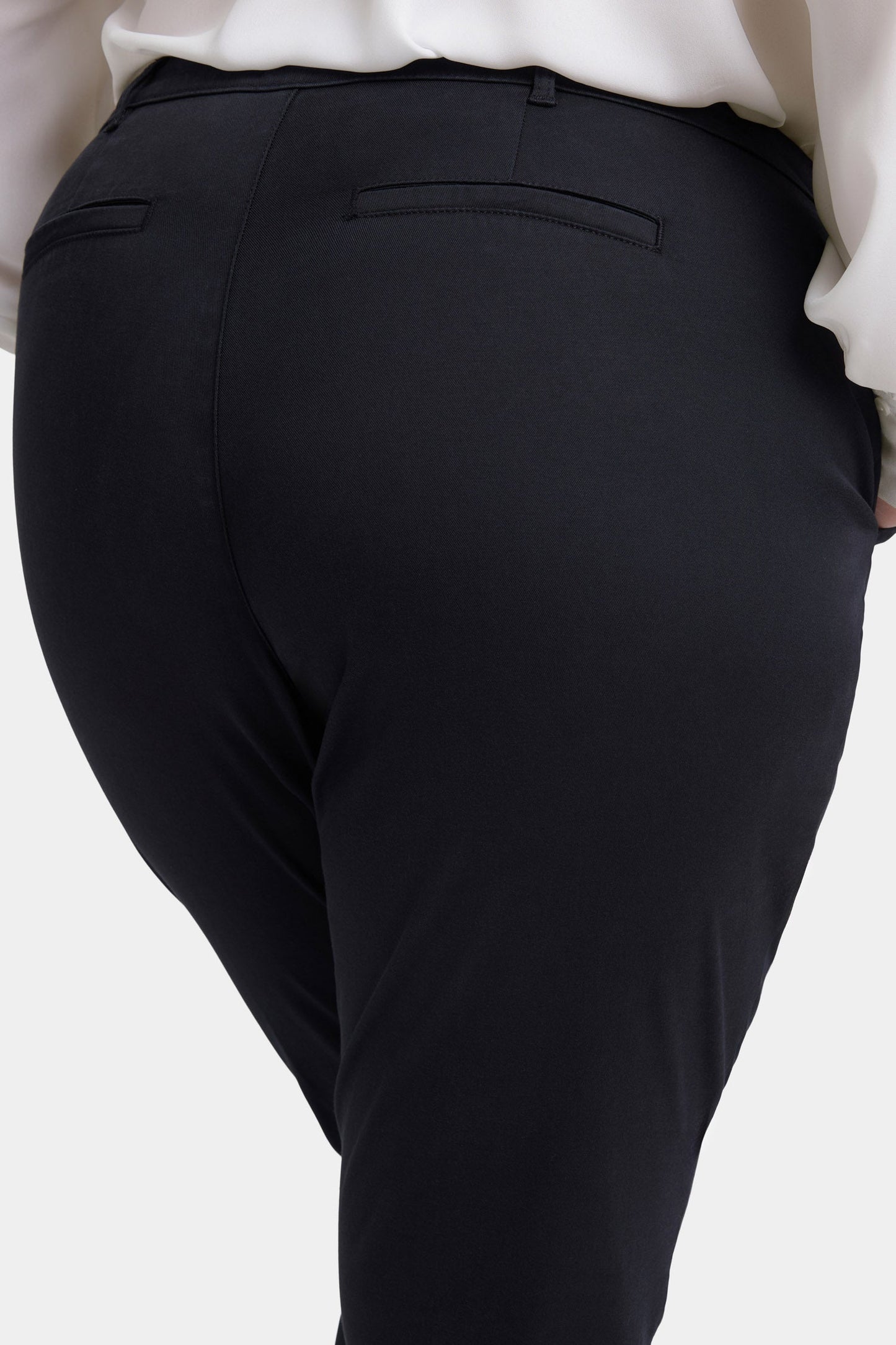 Sadie Slim Pants In Plus Size - Black