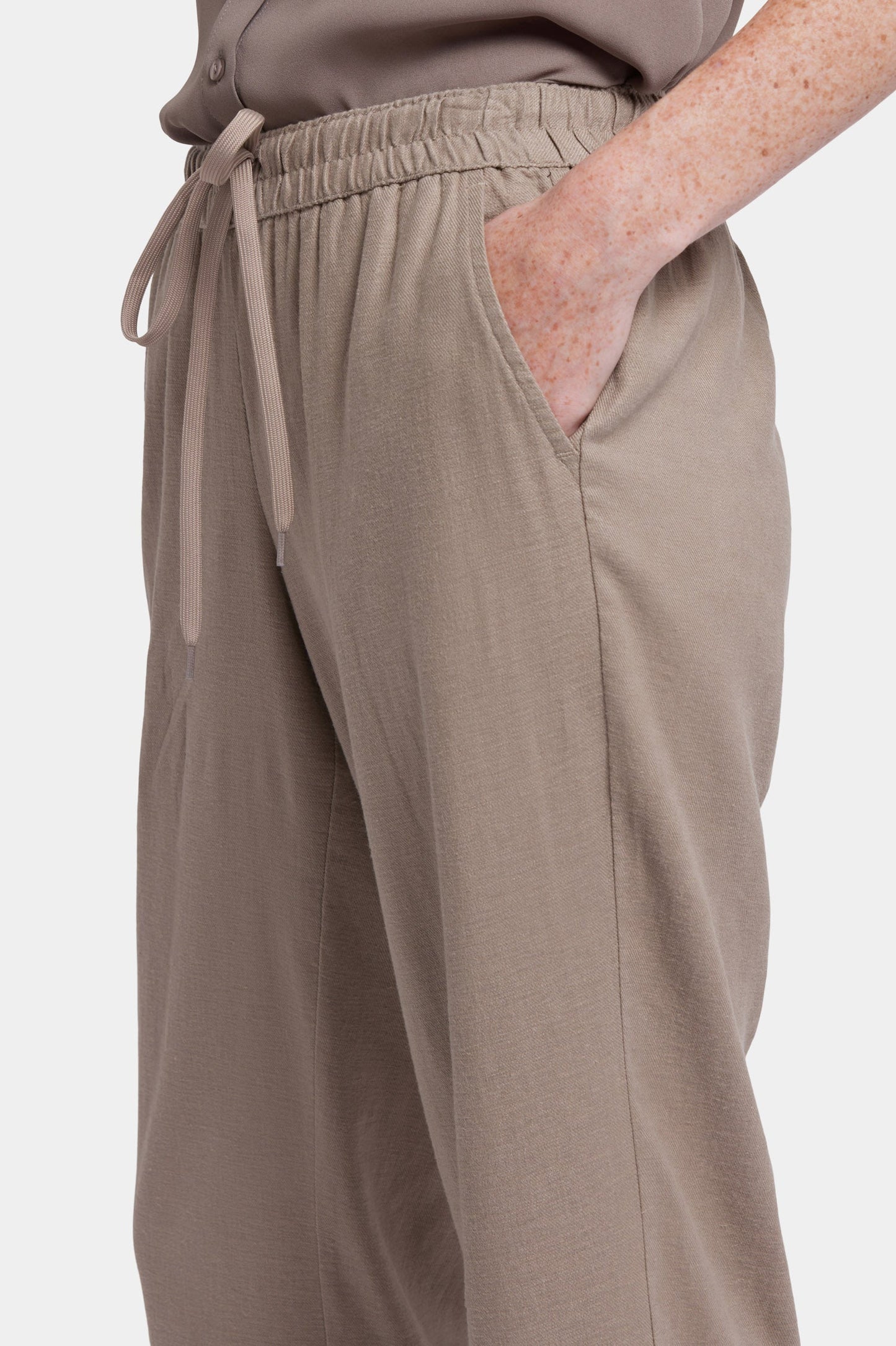 Relaxed Drawstring Pull-On Pants - Saddlewood