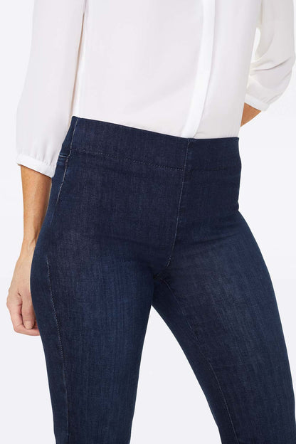 Marilyn Straight Pull-On Jeans - Clean Denslowe