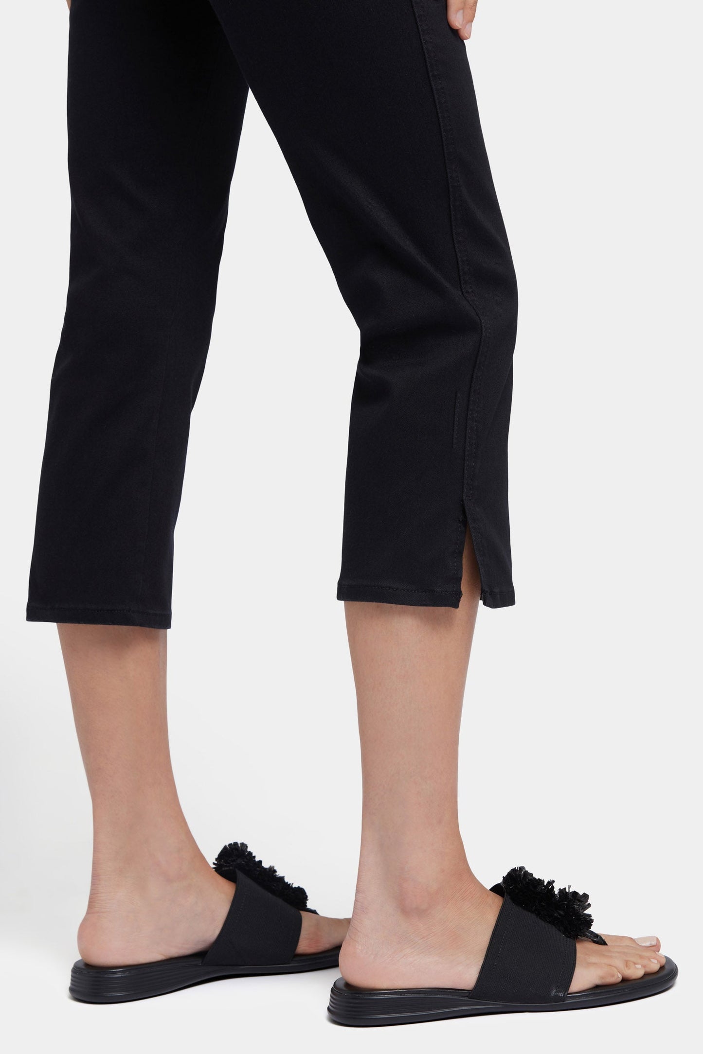 Chloe Capri Jeans - Black