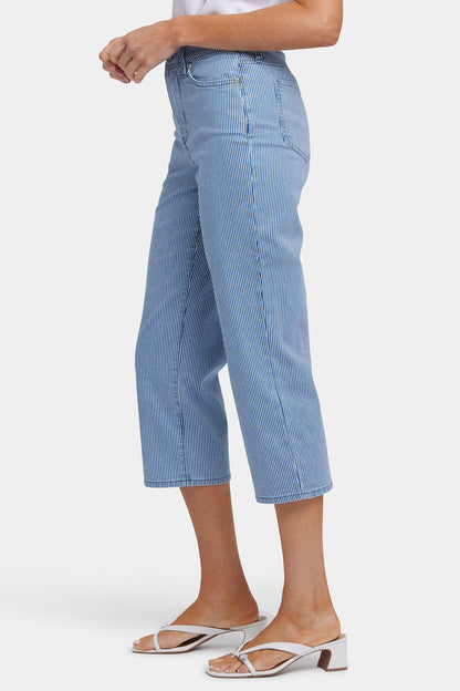 Joni Relaxed Capri Jeans - Villa Vista Stripe