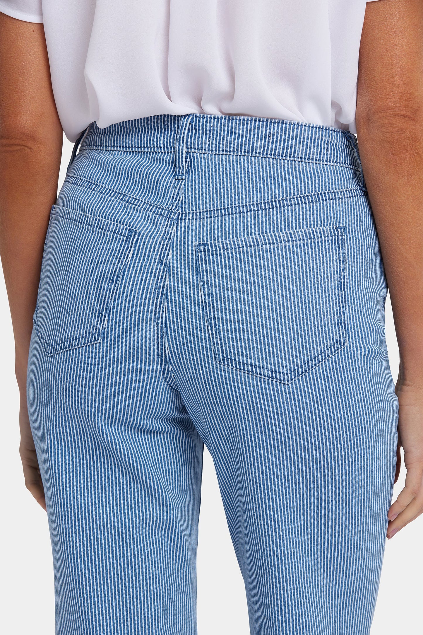 Joni Relaxed Capri Jeans - Villa Vista Stripe