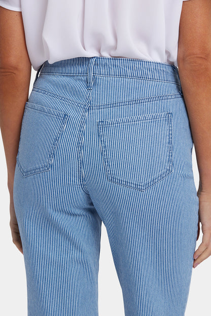 Joni Relaxed Capri Jeans - Villa Vista Stripe
