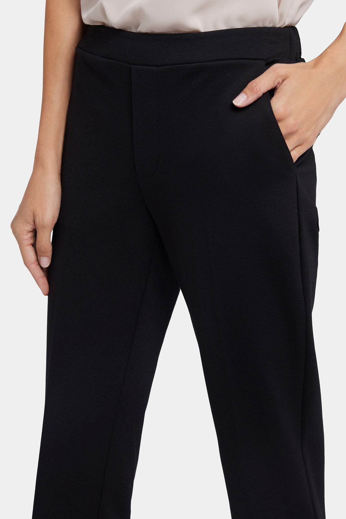 Cassidy Ankle Pull-On Trouser Pants In Petite - Black