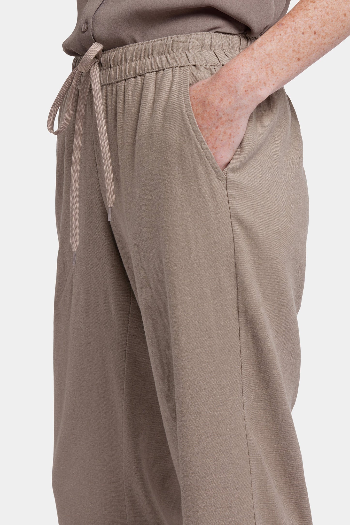Relaxed Drawstring Pull-On Pants In Petite - Saddlewood