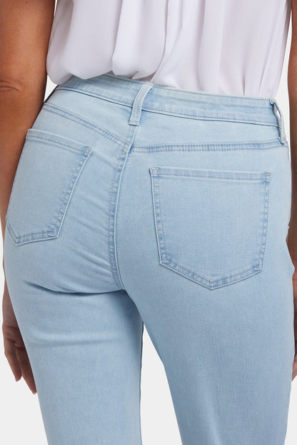 Chloe Skinny Capri Jeans In Petite - Clear Waters