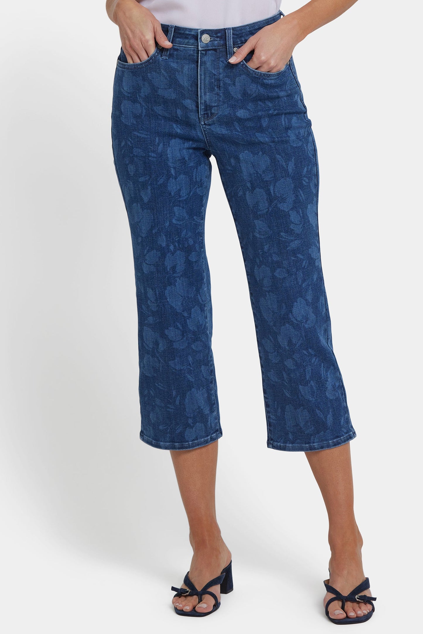 Joni Relaxed Capri Jeans In Petite - Indigo Bella