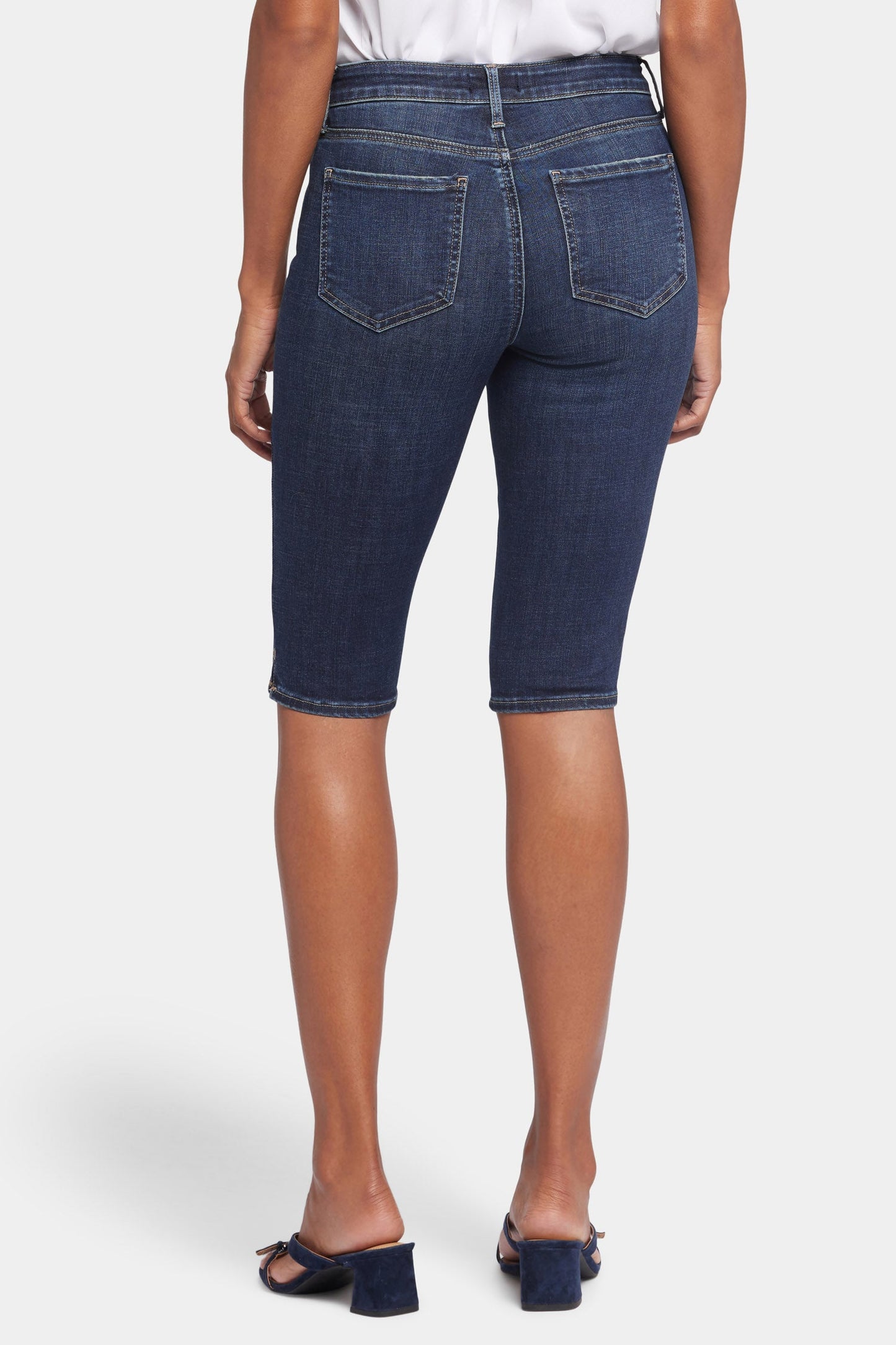 Sophie Bike Capri Jeans In Petite - Lotus Gardens