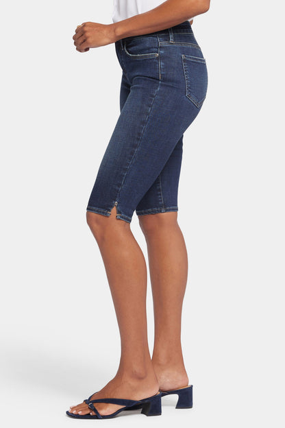 Sophie Bike Capri Jeans In Petite - Lotus Gardens