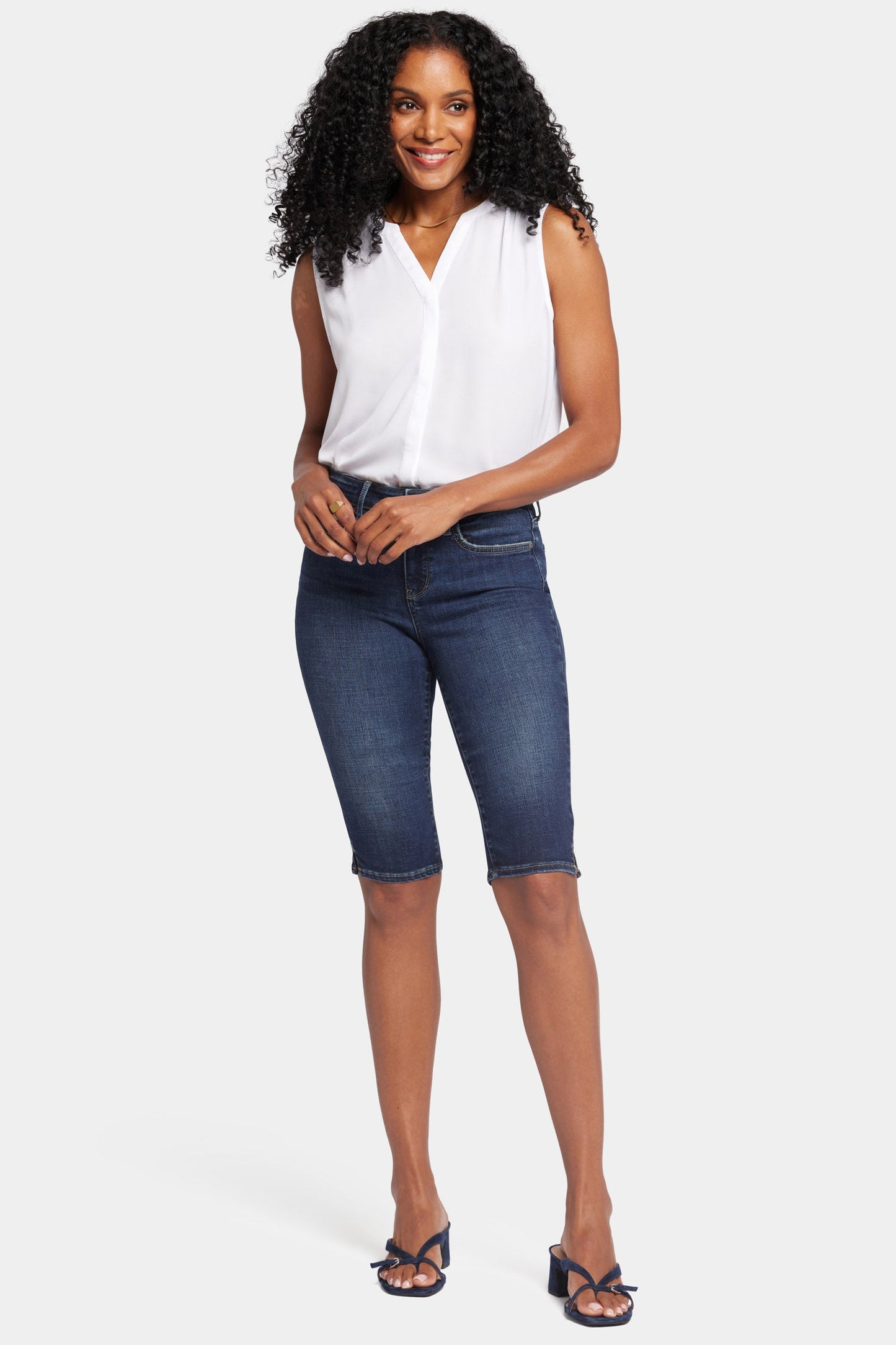 Sophie Bike Capri Jeans In Petite - Lotus Gardens