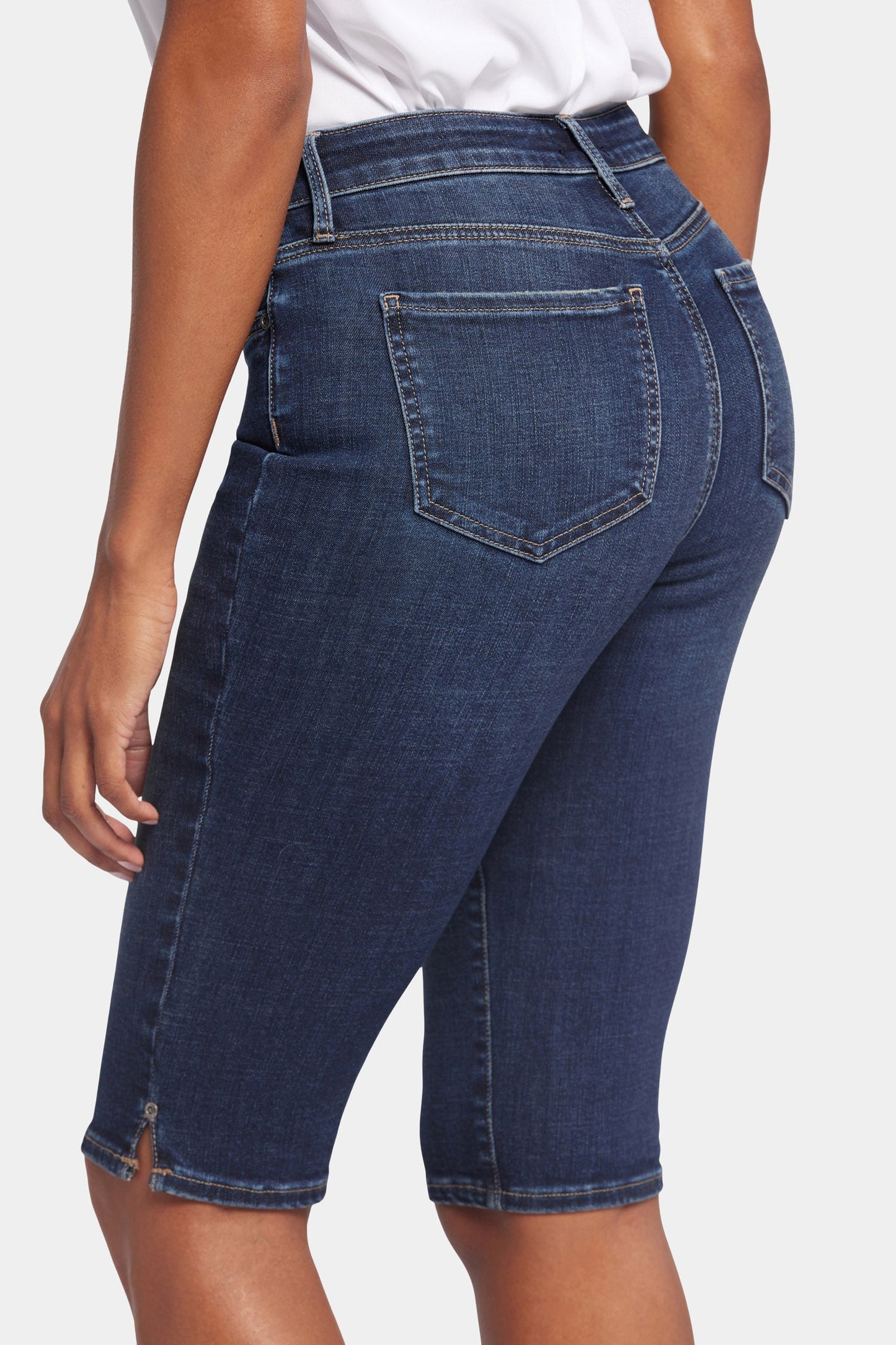 Sophie Bike Capri Jeans In Petite - Lotus Gardens