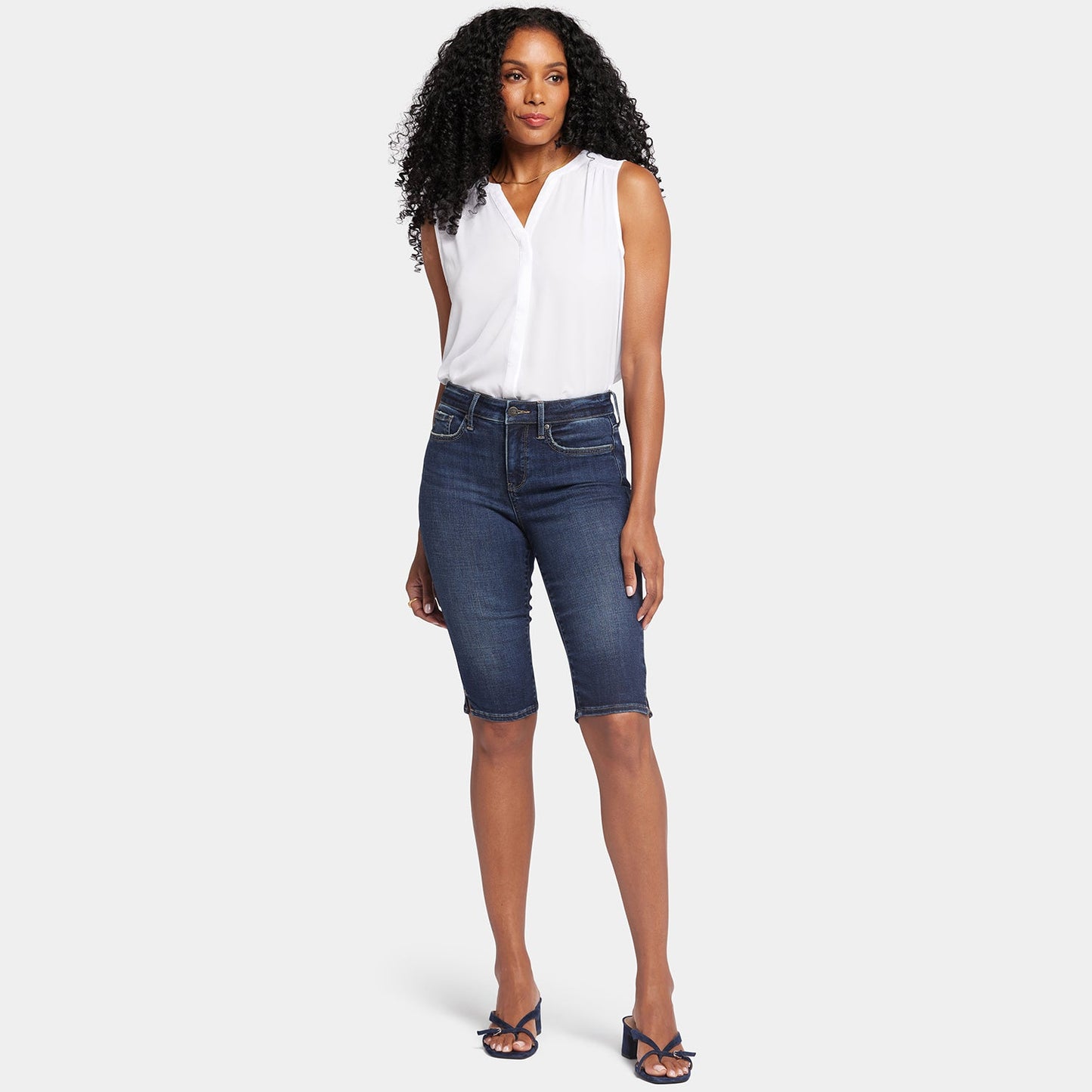 Sophie Bike Capri Jeans In Petite - Lotus Gardens