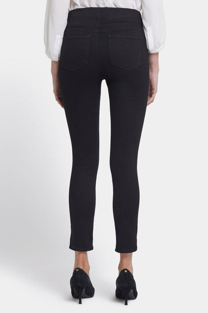 Skinny Ankle Pull-On Jeans In Petite - Black