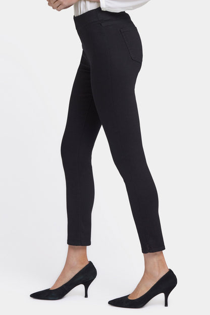 Skinny Ankle Pull-On Jeans In Petite - Black