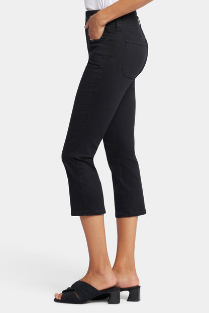 Ami Skinny Capri Jeans In Petite - Black