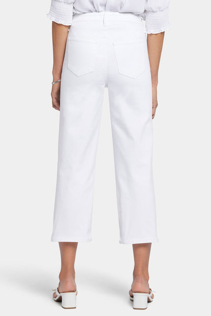 Joni Relaxed Capri Jeans In Petite - Optic White