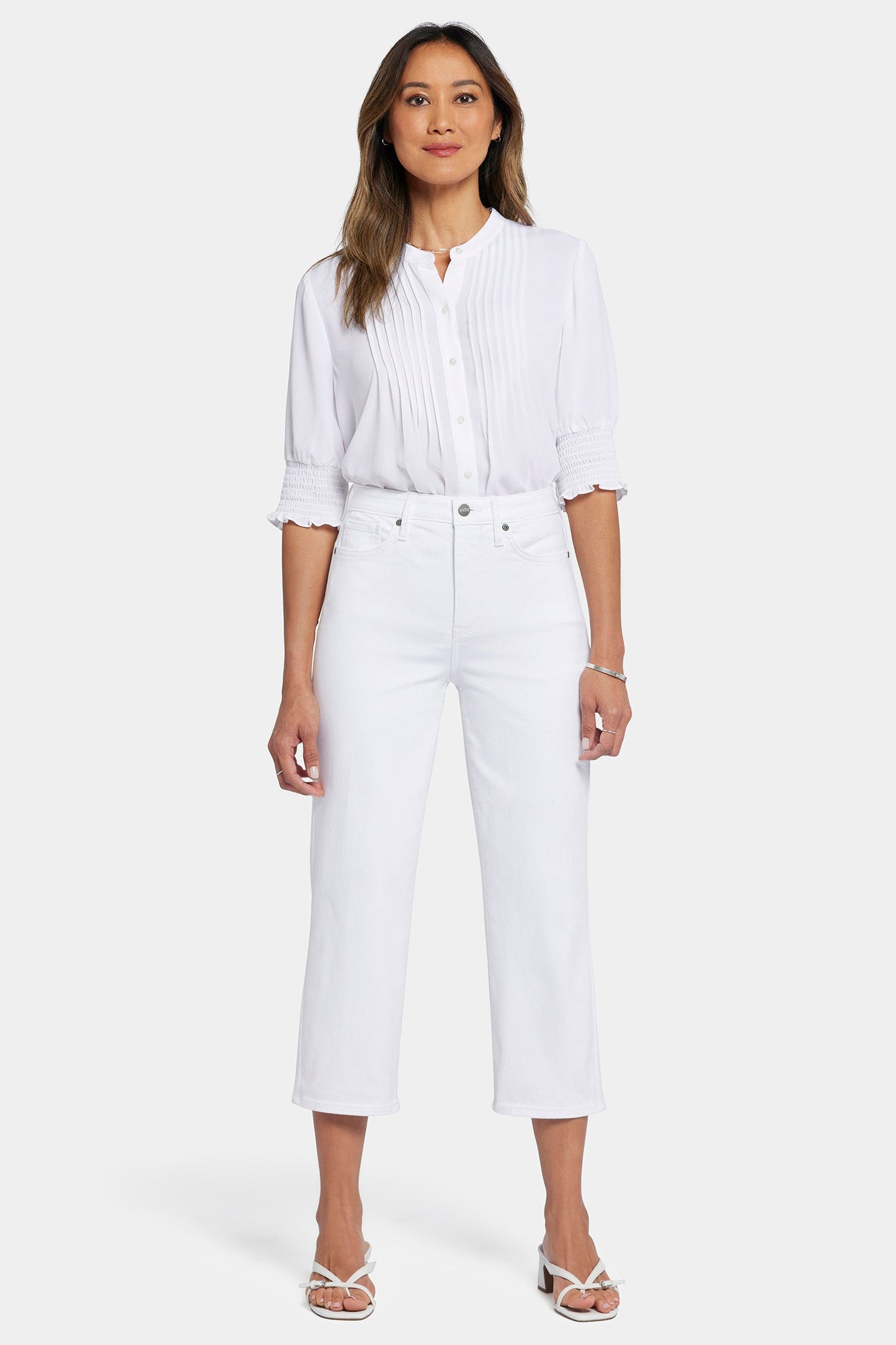 Joni Relaxed Capri Jeans In Petite - Optic White