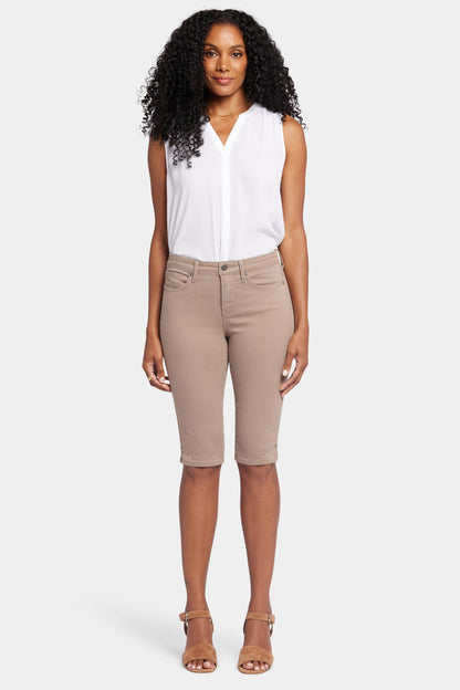 Sophie Bike Capri Jeans In Petite - Saddlewood