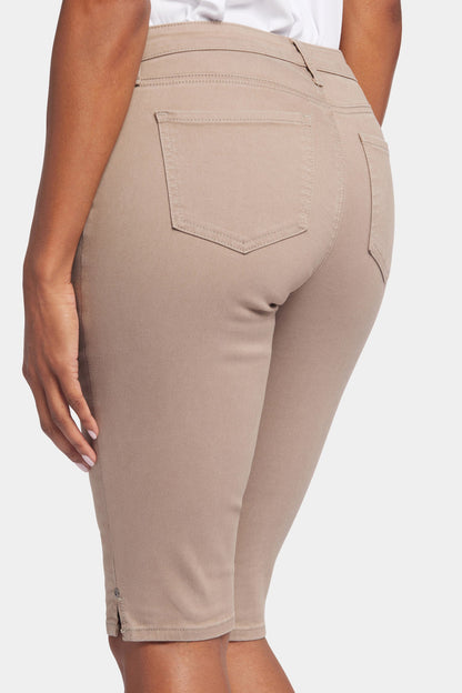 Sophie Bike Capri Jeans In Petite - Saddlewood