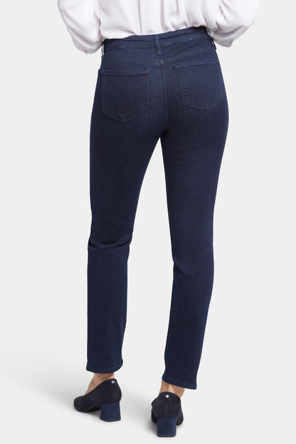 Sheri Slim Jeans In Petite - Rinse