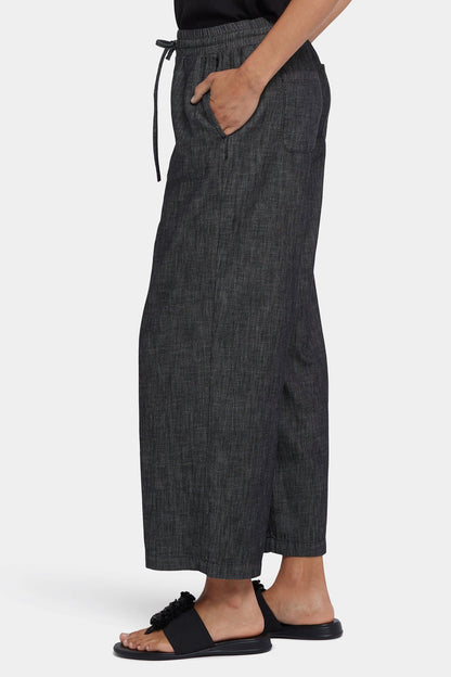 Jayne Pull-On Wide Leg Ankle Pants In Petite - Black Rinse
