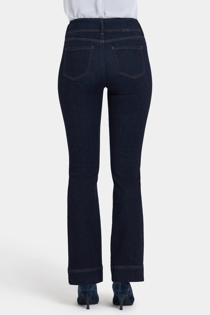 Barbara Bootcut Jeans In Petite - Magical