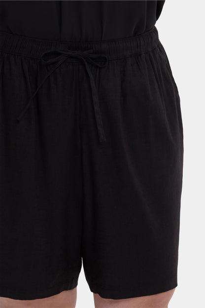 Breezy Bermuda Shorts In Plus Size - Black
