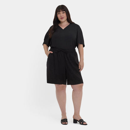 Breezy Bermuda Shorts In Plus Size - Black