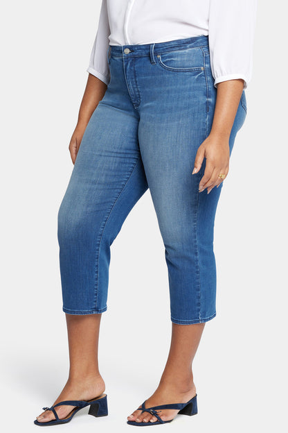 Relaxed Piper Crop Jeans In Plus Size - Melody
