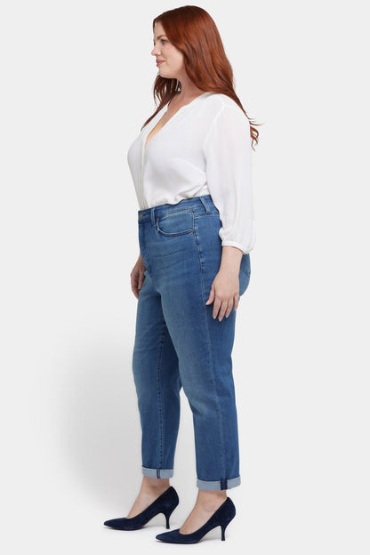Margot Girlfriend Jeans In Plus Size - Cascade Wave