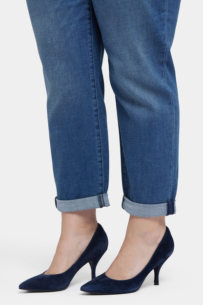 Margot Girlfriend Jeans In Plus Size - Cascade Wave