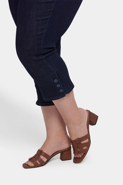 Joni Relaxed Capri Jeans In Plus Size - Rinse