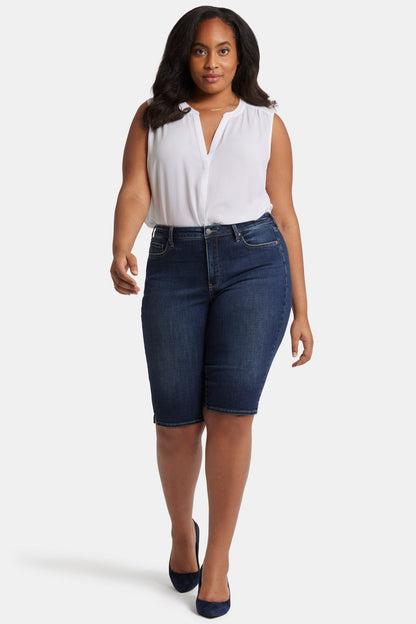 Sophie Bike Capri Jeans In Plus Size - Lotus Gardens