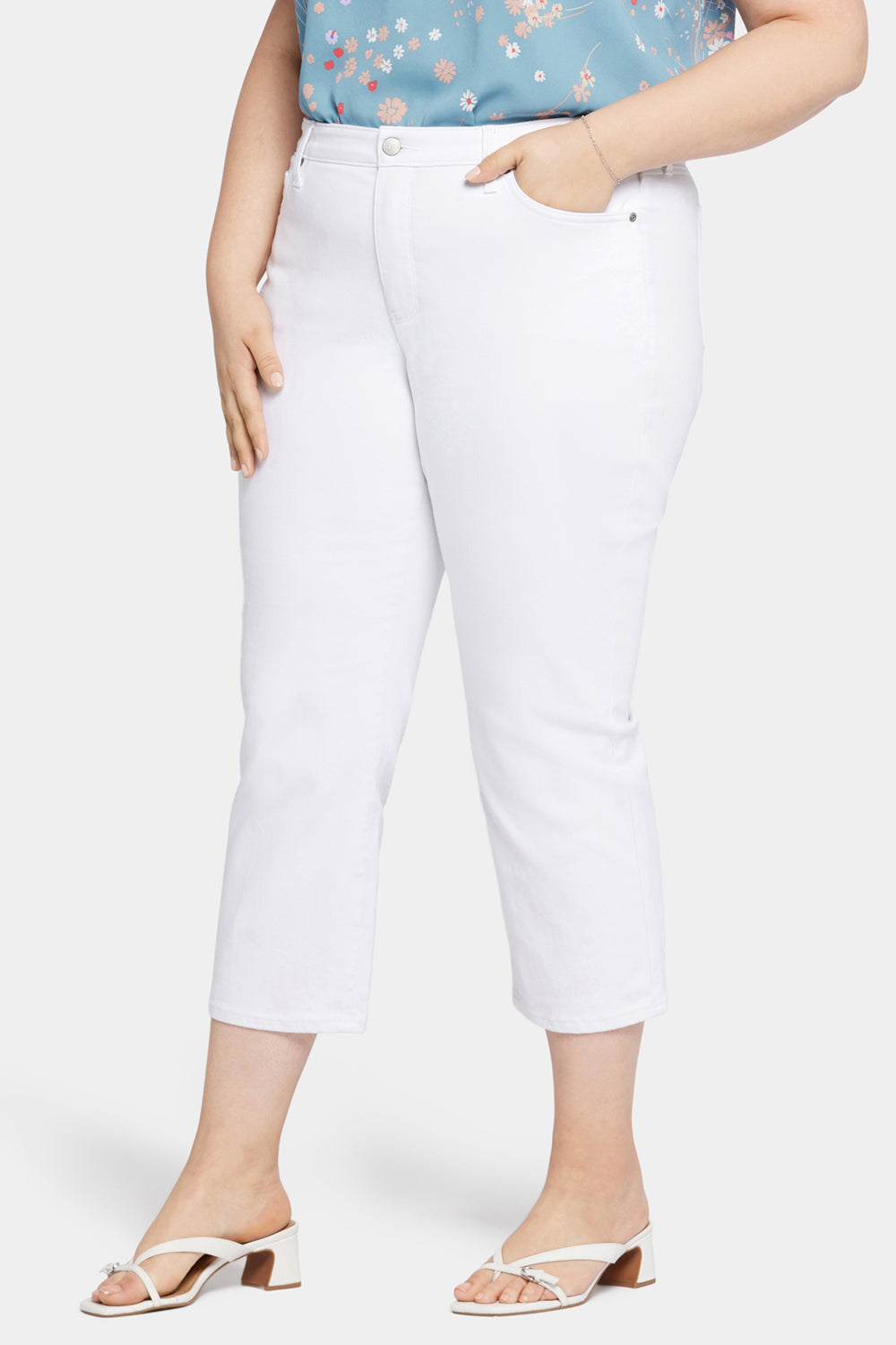 Relaxed Piper Crop Jeans In Plus Size - Optic White