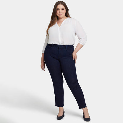 Sheri Slim Jeans In Plus Size - Rinse