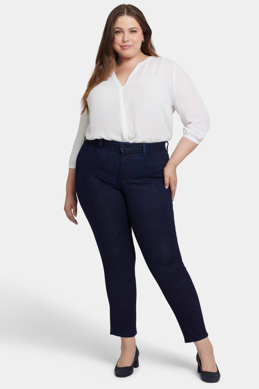 Sheri Slim Jeans In Plus Size - Rinse