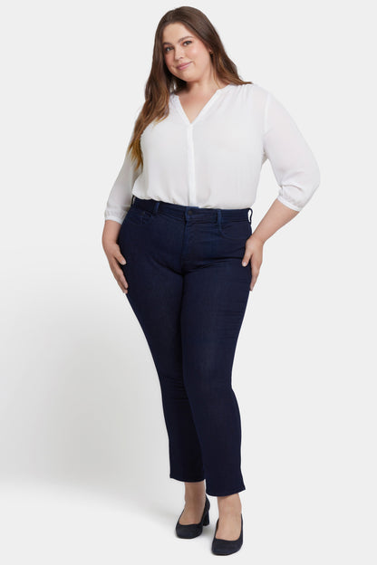 Sheri Slim Jeans In Plus Size - Rinse