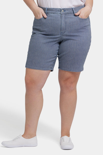 Ella Denim Shorts In Plus Size - Malaga Stripe
