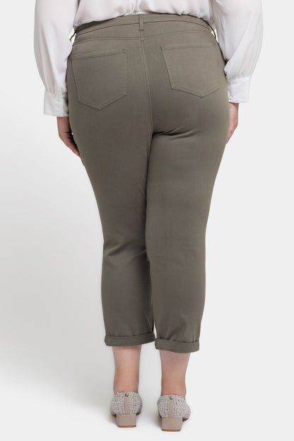 Margot Girlfriend Jeans In Plus Size - Vine Leaf