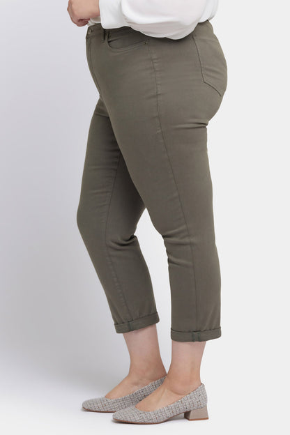 Margot Girlfriend Jeans In Plus Size - Vine Leaf